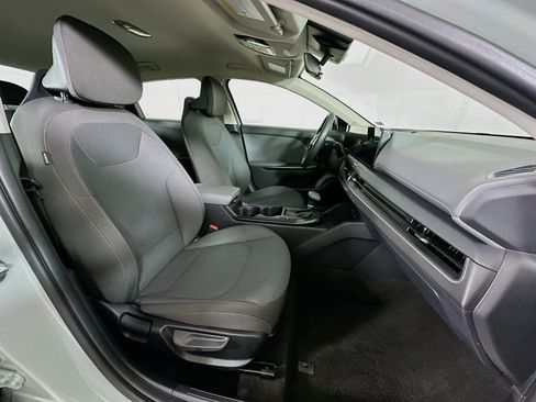 Used 2025 Kia K4 FWD image 30