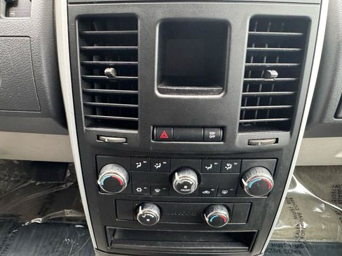 Used 2008 Dodge Grand Caravan SXT FWD image 18
