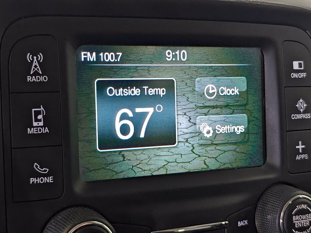 Used 2016 Jeep Renegade Latitude FWD image 28