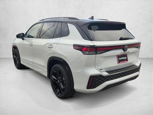 New 2026 Volkswagen Tiguan SE R-Line image 9