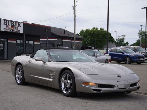 Used 2001 Chevrolet Corvette Convertible w/ Preferred Equipment Group2 RWD image 10