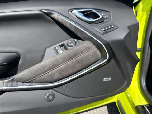 Used 2020 Chevrolet Camaro SS RWD image 11
