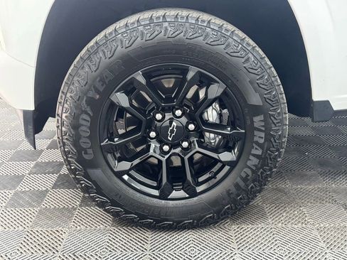 Used 2025 Chevrolet Colorado Z71 w/ Midnight Edition AWD/4WD image 14