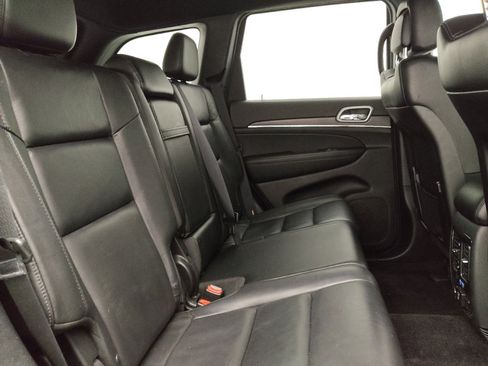 Used 2018 Jeep Grand Cherokee Limited image 19