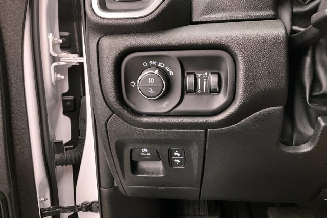 Used 2025 RAM 1500 Big Horn AWD/4WD image 36