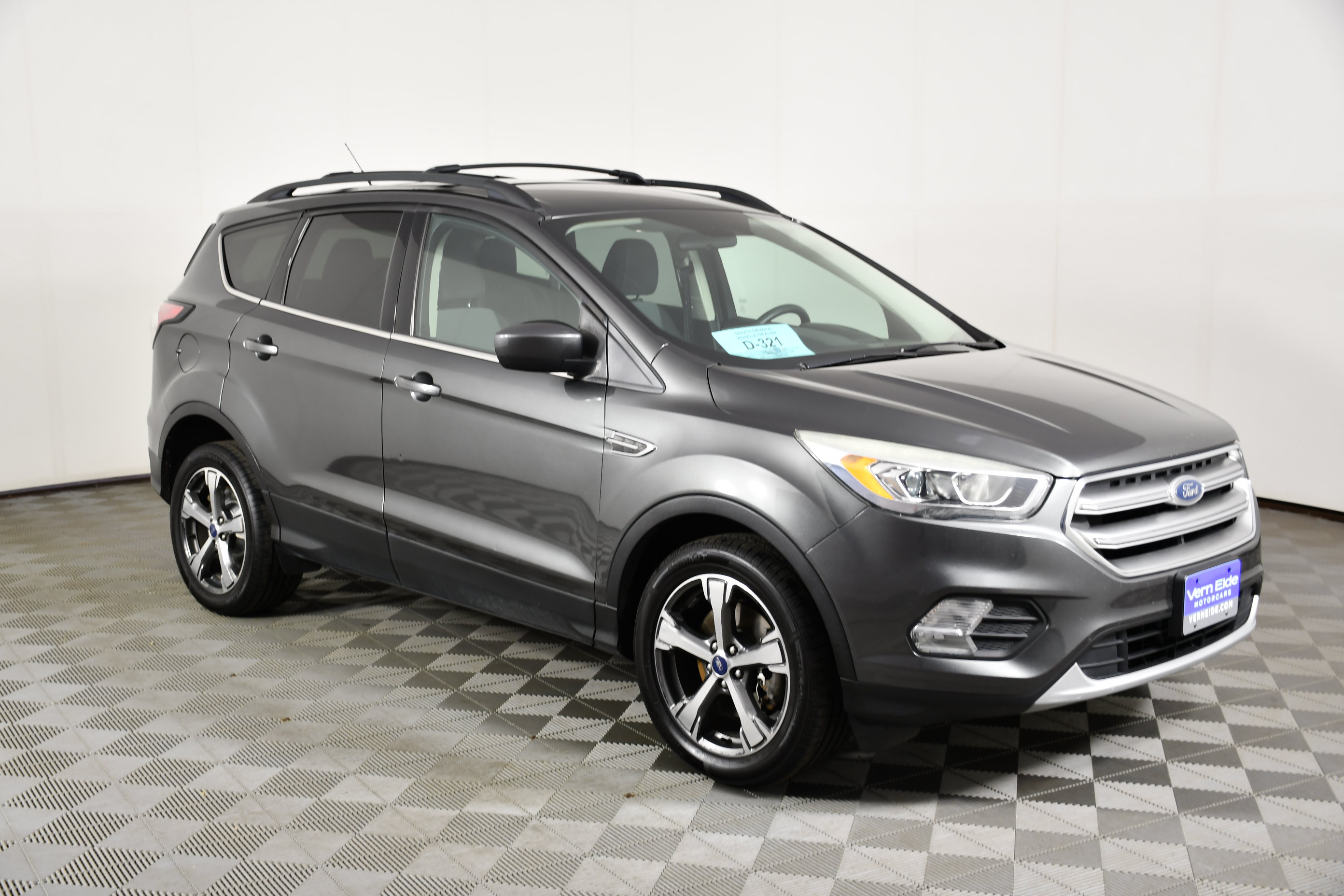 Used 2017 Ford Escape SE w/ Equipment Group 201A AWD/4WD image 4