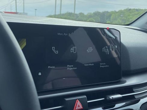 New 2026 Kia Sportage EX FWD image 19