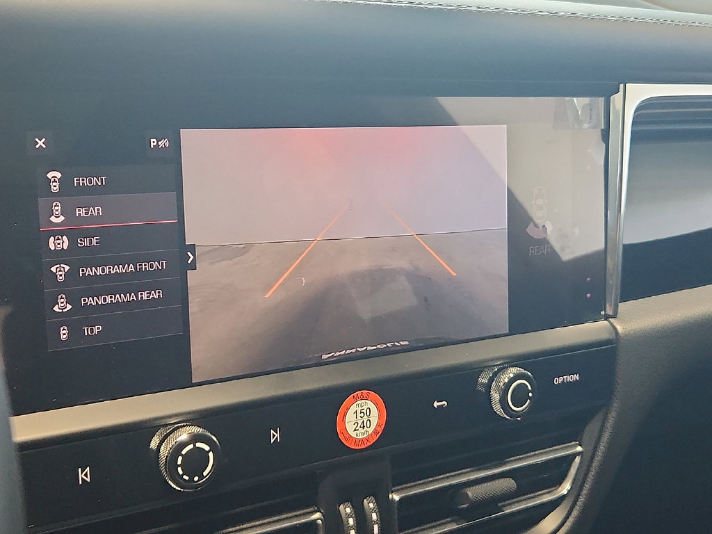 Certified 2026 Porsche Macan Turbo AWD/4WD image 17