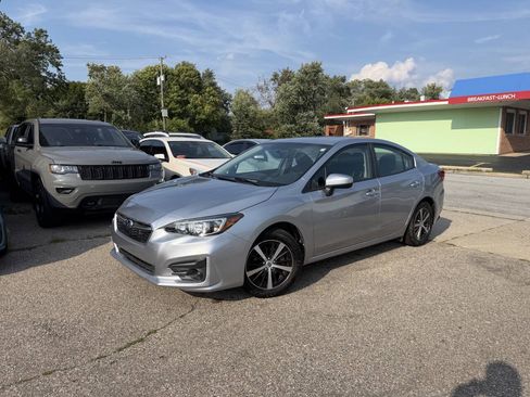 Used 2019 Subaru Impreza 2.0i Premium AWD/4WD image 2