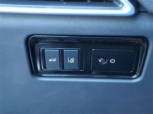 Used 2017 Jaguar F-PACE R-Sport image 26