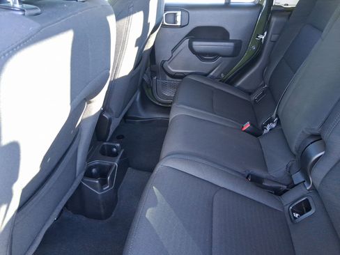 Used 2022 Jeep Gladiator Sport image 25