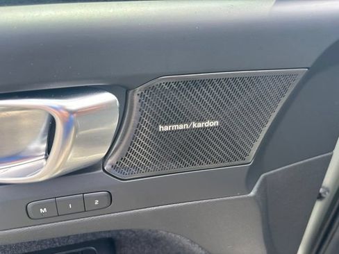 Used 2023 Volvo XC40 Recharge Ultimate AWD/4WD image 9