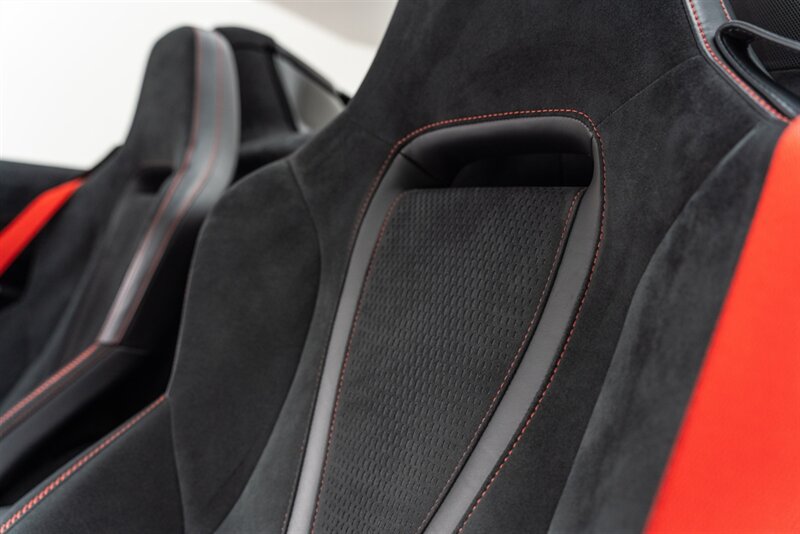 Used 2024 McLaren 750S Spider RWD image 48