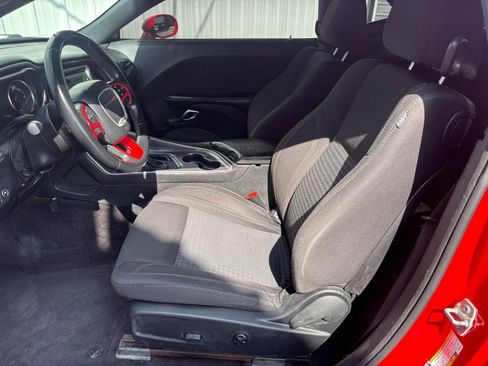 Used 2017 Dodge Challenger R/T image 15