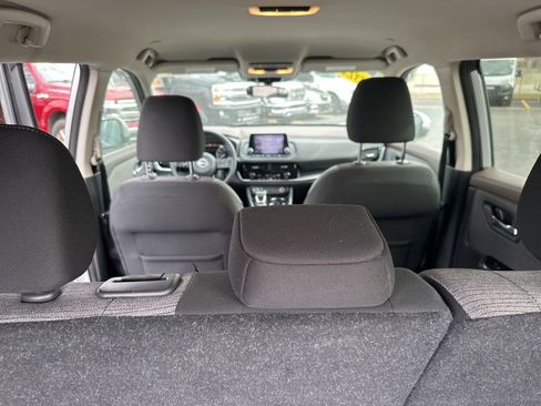 Used 2022 Nissan Rogue SV image 11