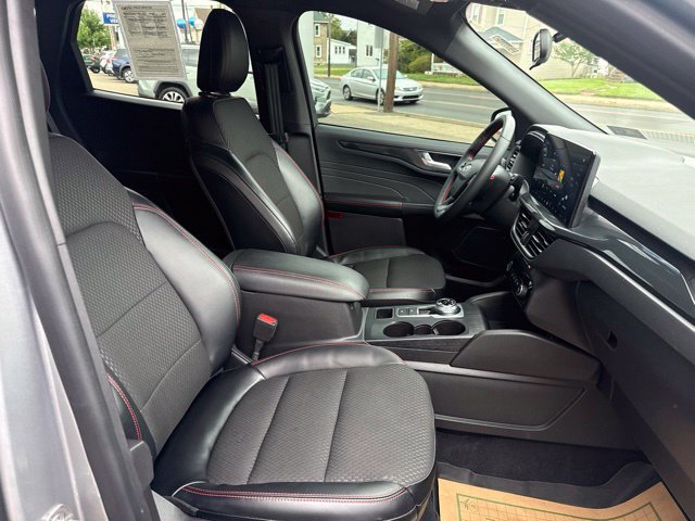 Certified 2023 Ford Escape ST-Line w/ Tech Pack #1 AWD/4WD image 32