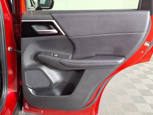 Used 2024 Mitsubishi Outlander SE image 10