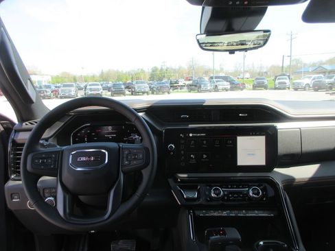 New 2026 GMC Sierra 1500 AT4 w/ AT4 Premium Package AWD/4WD image 17