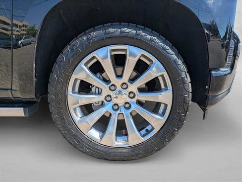 Used 2020 Chevrolet Silverado 1500 High Country w/ Technology Package AWD/4WD image 21