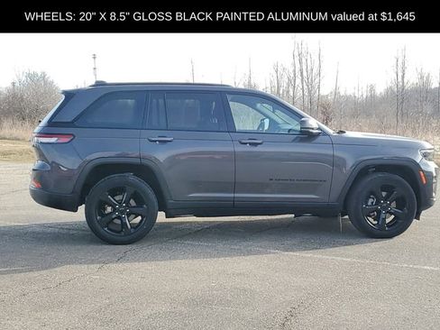 Used 2023 Jeep Grand Cherokee Altitude image 10