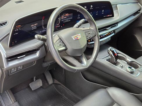 Used 2024 Cadillac XT4 Premium Luxury FWD image 10