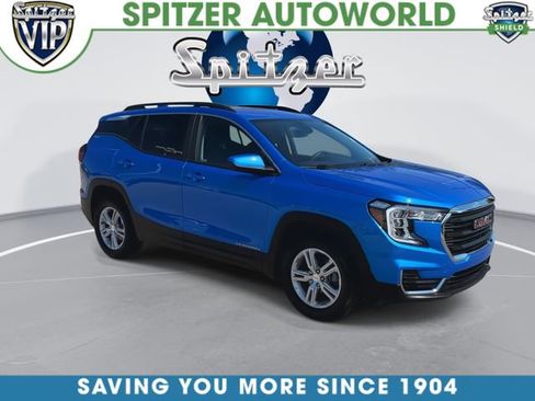 Used 2024 GMC Terrain SLE w/ Driver Convenience Package FWD image 2