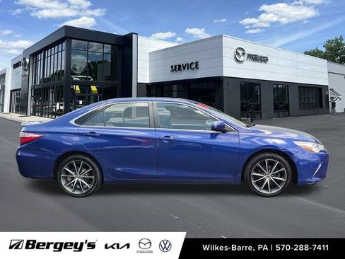 Used 2016 Toyota Camry XSE w/ Moonroof Package FWD image 5
