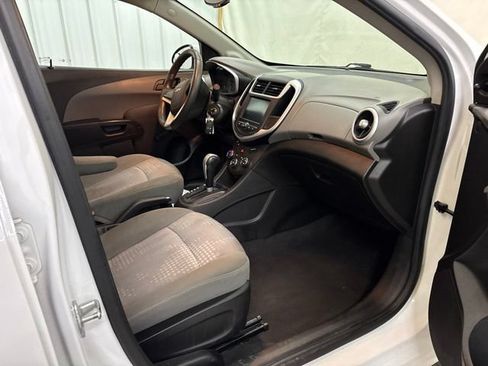 Used 2017 Chevrolet Sonic LT FWD image 23