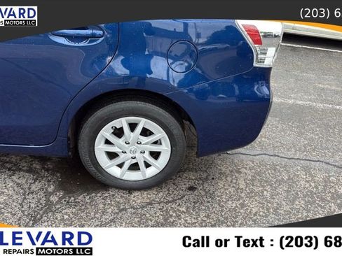 Used 2014 Toyota Prius V Three FWD image 10