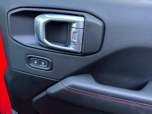 Used 2023 Jeep Wrangler Unlimited Rubicon 4xe image 19