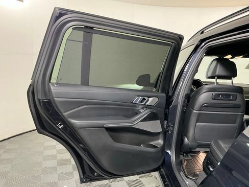 Used 2022 BMW X7 M50i w/ Dynamic Handling Package AWD/4WD image 24