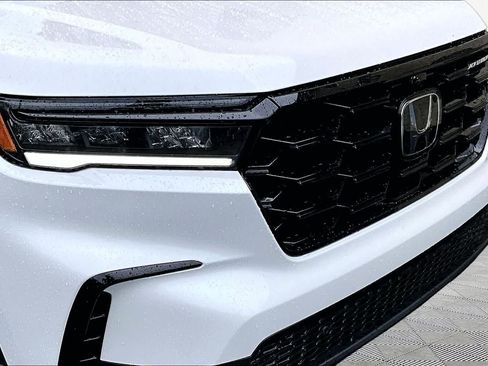 Used 2025 Honda Pilot Black Edition image 30