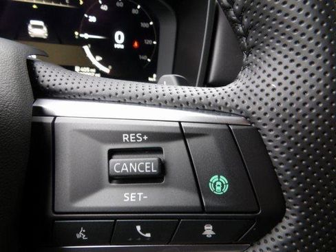 New 2025 Mitsubishi Outlander SE image 35