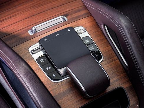 Used 2020 Mercedes-Benz GLE 450 4MATIC image 25