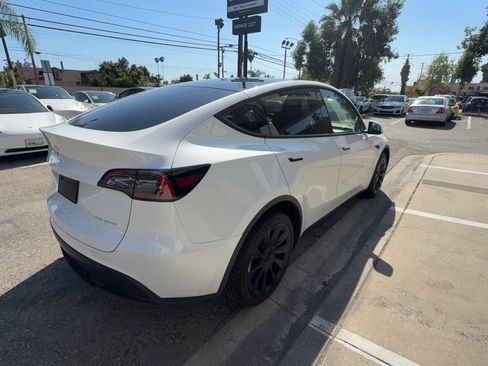 Used 2023 Tesla Model Y Long Range image 6