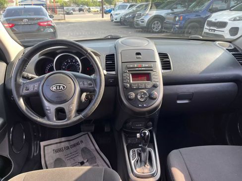 Used 2012 Kia Soul + FWD image 10