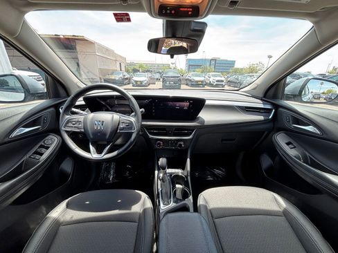 Used 2025 Buick Encore GX Preferred FWD image 32