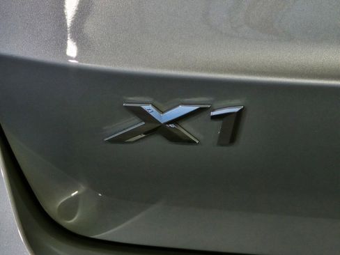 Used 2023 BMW X1 xDrive28i image 11