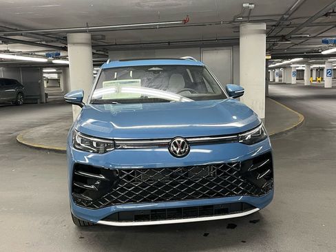 New 2026 Volkswagen Tiguan SEL R-Line AWD/4WD image 34