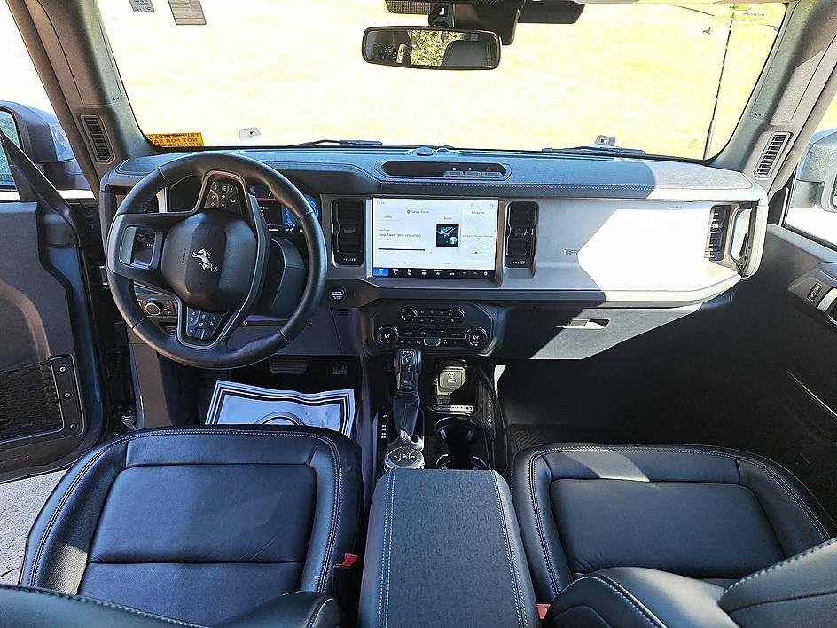 Used 2025 Ford Bronco Outer Banks AWD/4WD image 19