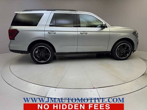 Used 2023 Ford Expedition Limited AWD/4WD image 6