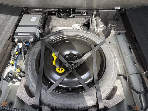 Used 2023 Volvo XC60 B5 Plus w/ Protection Package Premier image 21