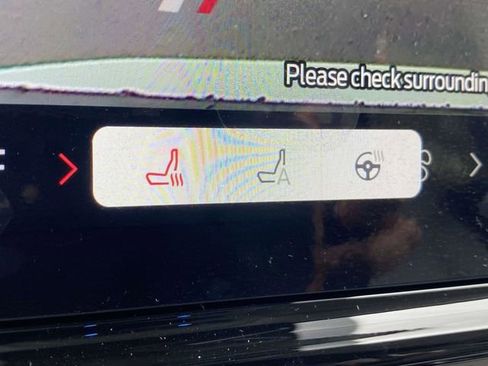 New 2025 Ford Expedition Active image 18