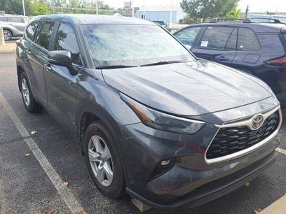 Used 2023 Toyota Highlander LE