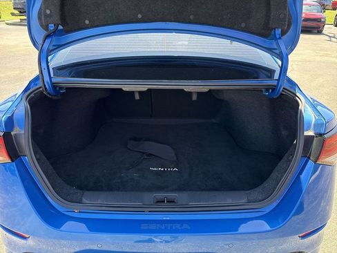 Used 2022 Nissan Sentra SR w/ Trunk Package FWD image 17