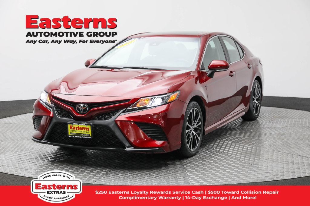 Used 2018 Toyota Camry SE w/ Audio Package FWD image 1