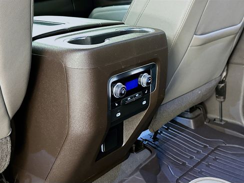 Used 2021 GMC Yukon SLT w/ SLT Premium Package AWD/4WD image 29