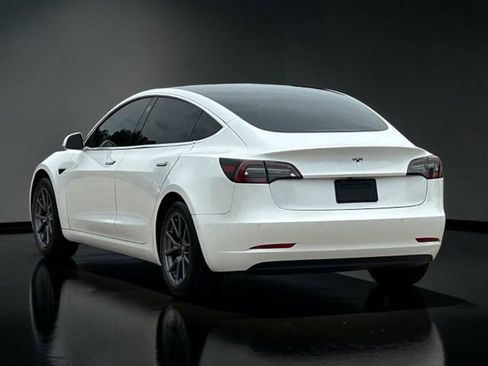 Used 2020 Tesla Model 3 Standard Range RWD image 4