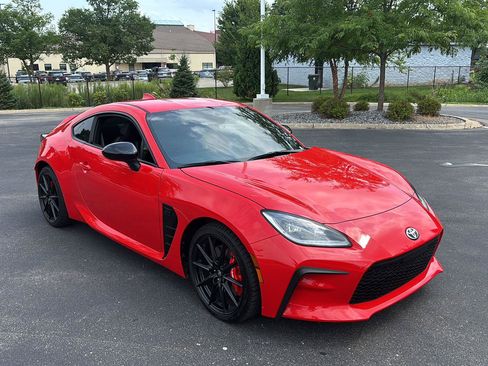 Used 2024 Toyota GR86 Premium w/ Performance Package RWD image 9