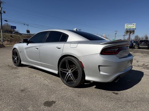 Used 2019 Dodge Charger R/T image 5